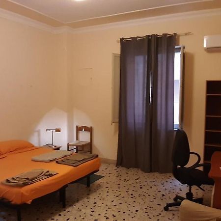 Stanza Privata In Appartamento Per Smart Working, Digital Nomads O Coliving Palermo Exterior photo